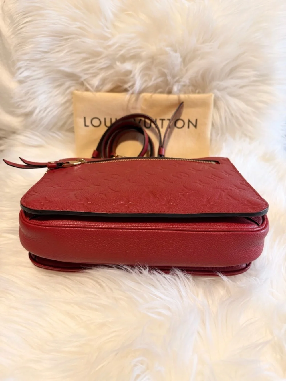 Louis Vuitton Red Empreinte Pochette Métis Satchel with Gold Hardware - Picture 5 of 17